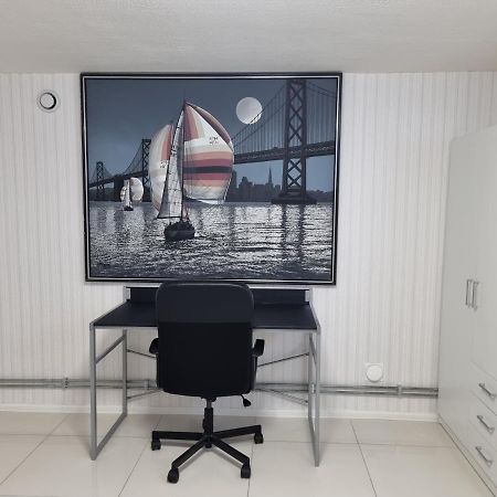 Moonlight - Trevlig Kallarlagenhet Apartment Broby Luaran gambar