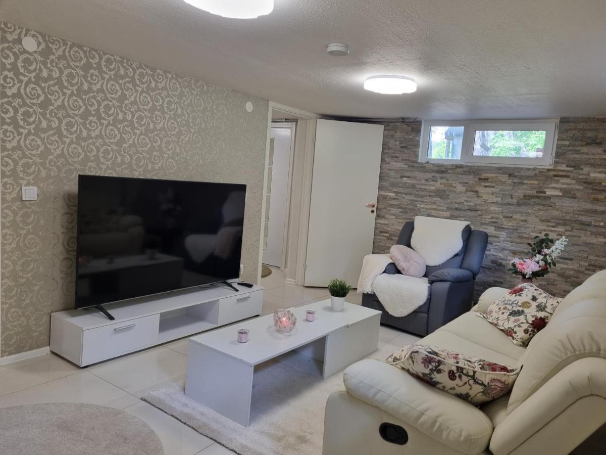Moonlight - Trevlig Kallarlagenhet Apartment Broby Luaran gambar