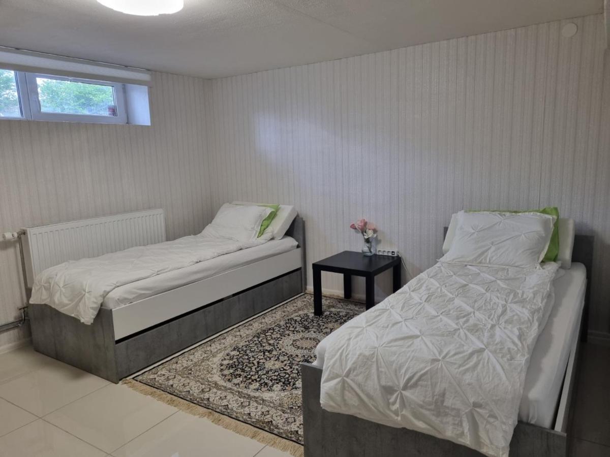 Moonlight - Trevlig Kallarlagenhet Apartment Broby Luaran gambar