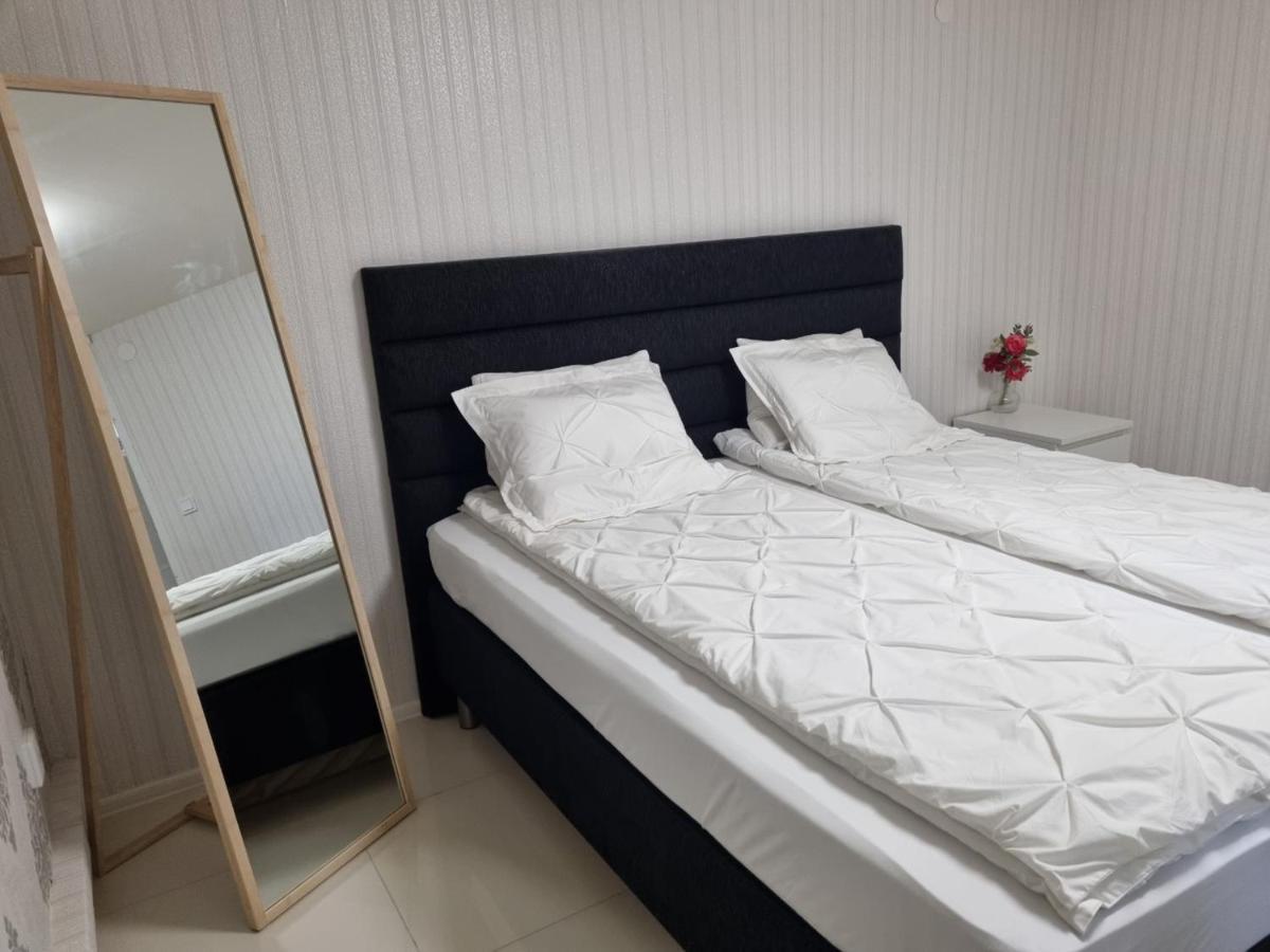 Moonlight - Trevlig Kallarlagenhet Apartment Broby Luaran gambar