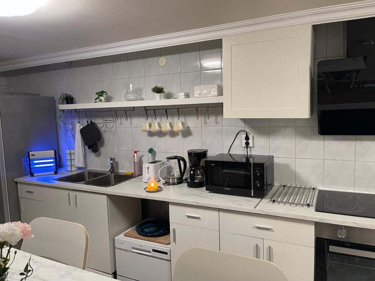 Moonlight - Trevlig Kallarlagenhet Apartment Broby Luaran gambar