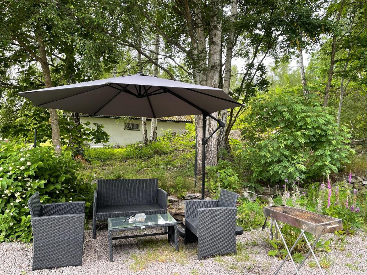 Moonlight - Trevlig Kallarlagenhet Apartment Broby Luaran gambar